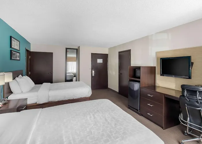 Clarion Inn & Suites Dfw North Irving