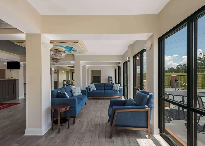 Diamondhead Hotels