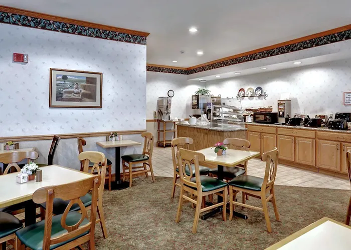 Lancaster Inn & Suites Manheim