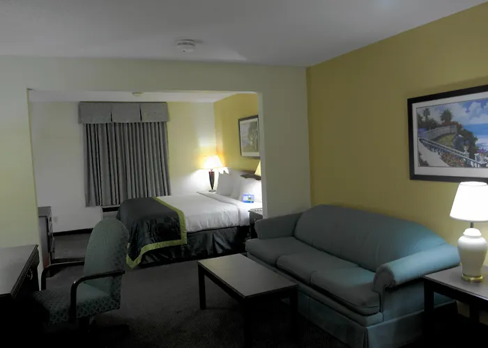 Baymont By Wyndham Mason Hotel