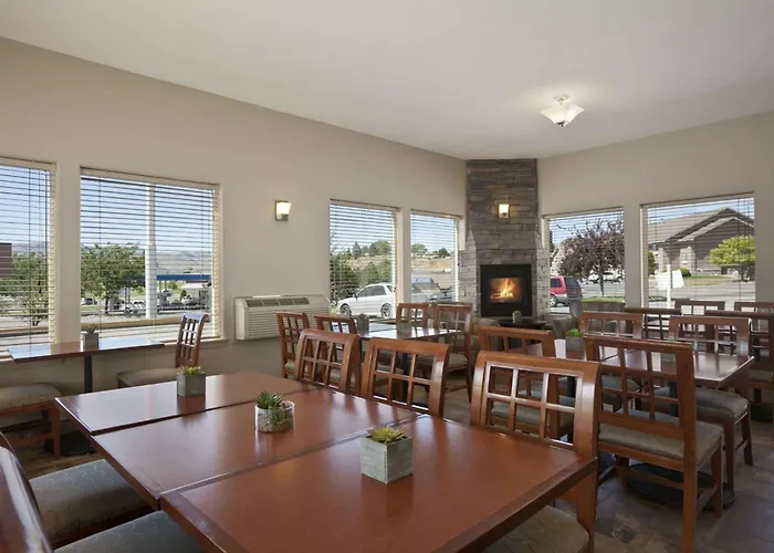 Super 8 By Wyndham Pocatello Hotel