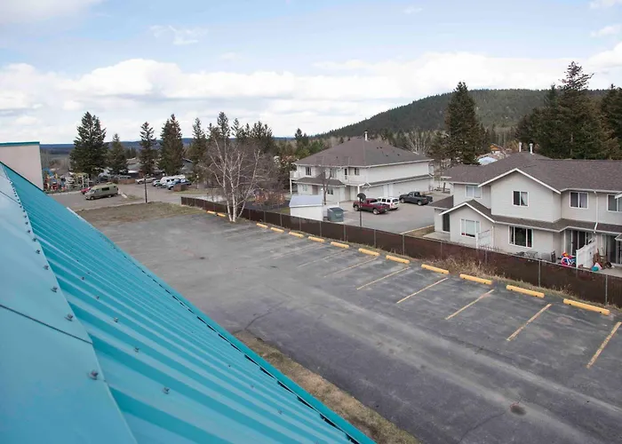 100 Mile House Hotels