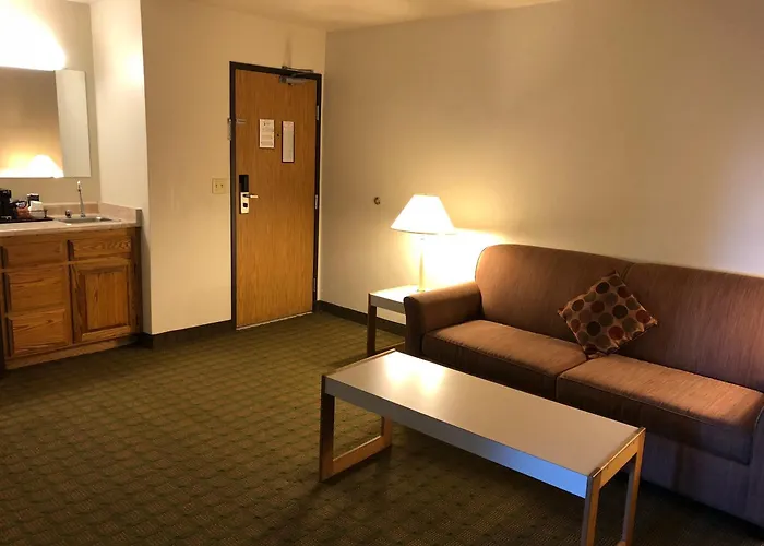 Super 8 By Wyndham Bend Hotel