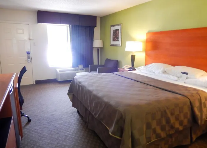 Luling Hotels