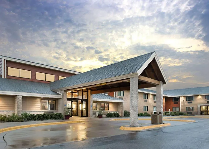 Wahpeton Hotels