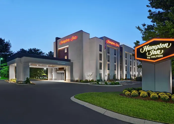 Gallatin Hotels With Pool
