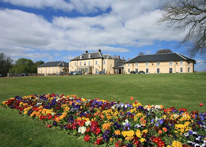 Sedgefield Hotels