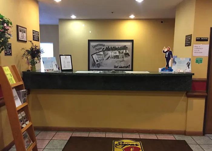 Super 8 By Wyndham Martinsville