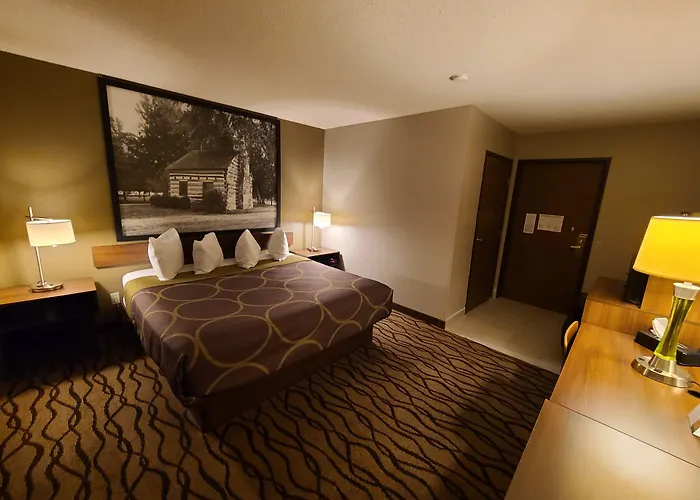 Super 8 By Wyndham Bedford Hotel