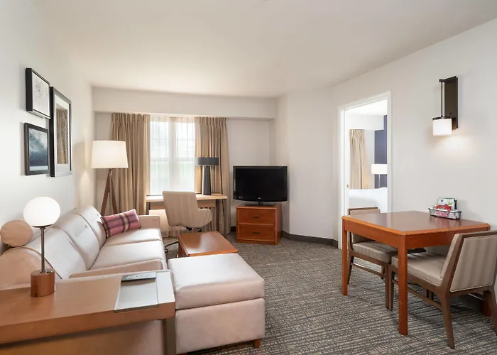 Dartmouth Hotels With Pool