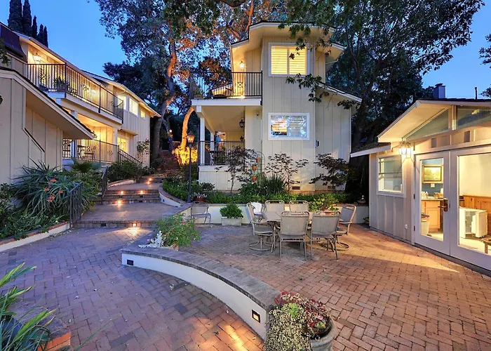 Saratoga Oaks Lodge