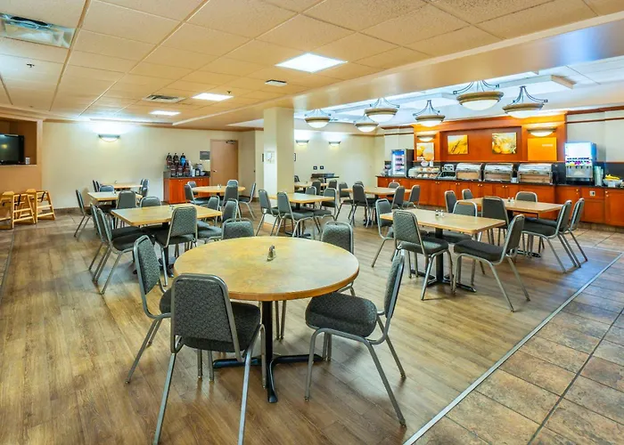 Salmon Arm Hotels