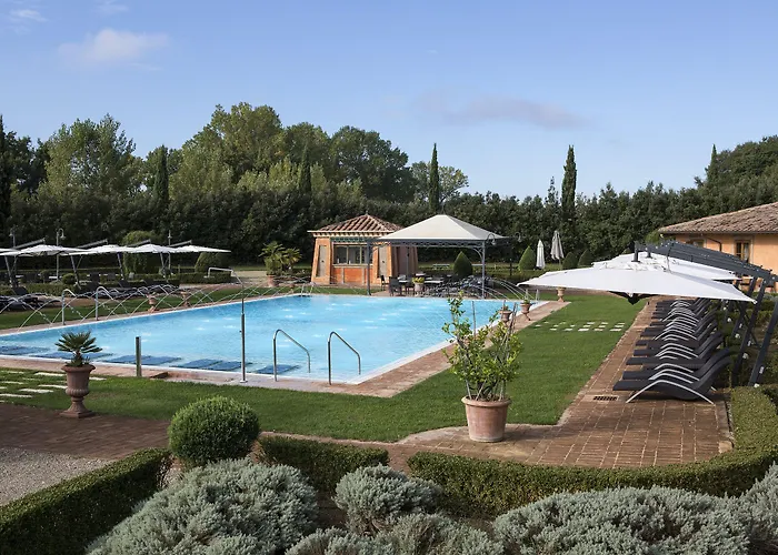 Hotels in Monteriggioni
