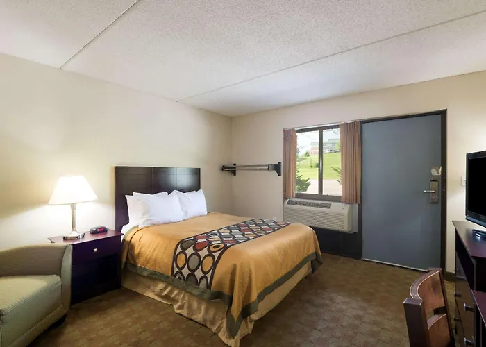 Super 8 By Wyndham White River Junction