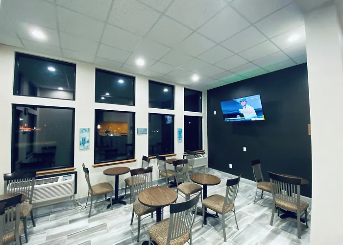 Super 8 By Wyndham Winona Mn