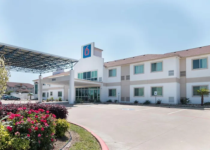 Hillsboro Hotels
