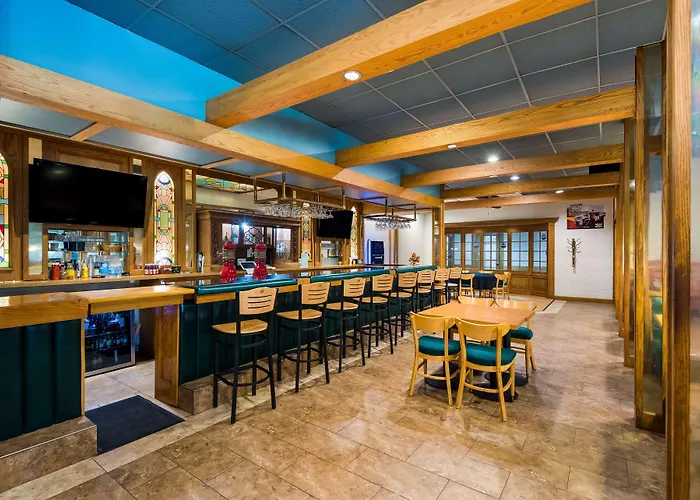 Galesburg Hotels