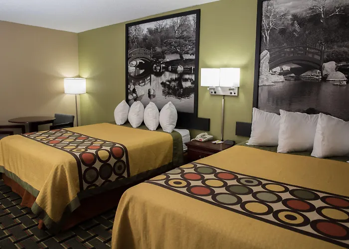 Canton Hotels