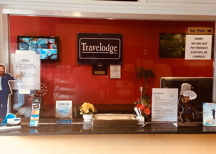 Travelodge By Wyndham Bay Shore Long Island
