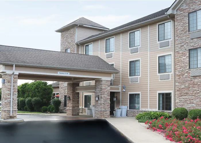 Logan Hotels With Pool