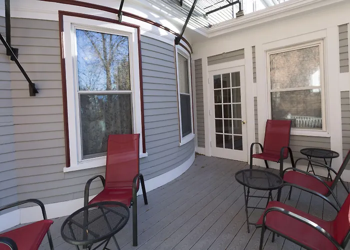 Irving House At Harvard