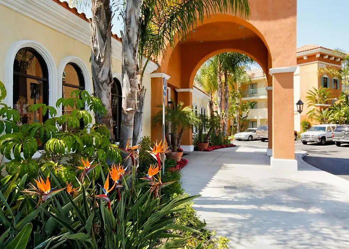 Cortona Inn And Suites Anaheim Resort
