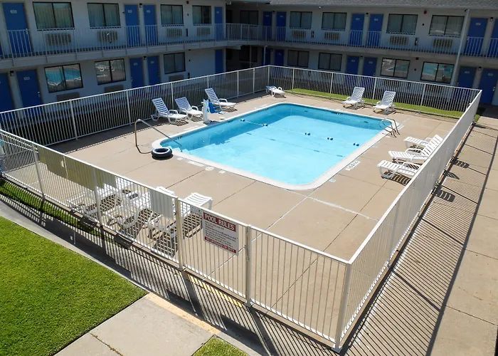 Motel 6-Greenville, Tx