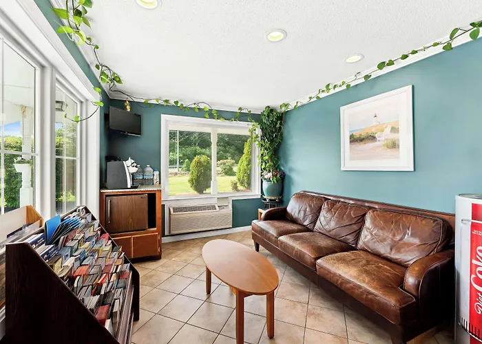 Stonington Hotels