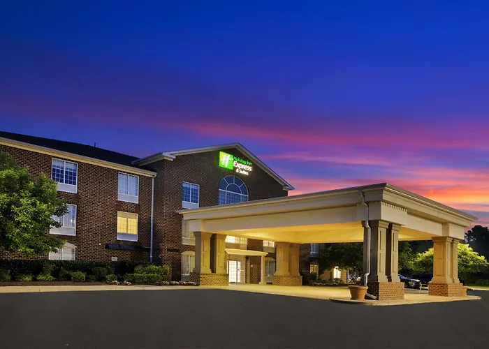 Warrenton Hotels