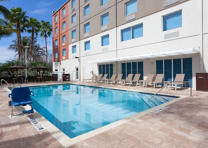 Holiday Inn Express Hotel & Suites Fort Lauderdale Airport/Cruise Port By Ihg