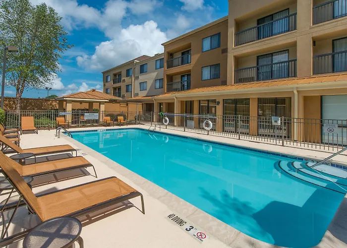 Courtyard By Marriott Albany Hotel