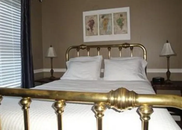Cinnamon Bear Creekside Inn Sonoma
