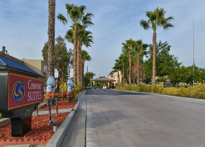 Redlands Hotels