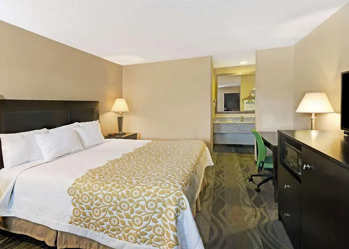 Days Inn By Wyndham Cherokee Near Casino