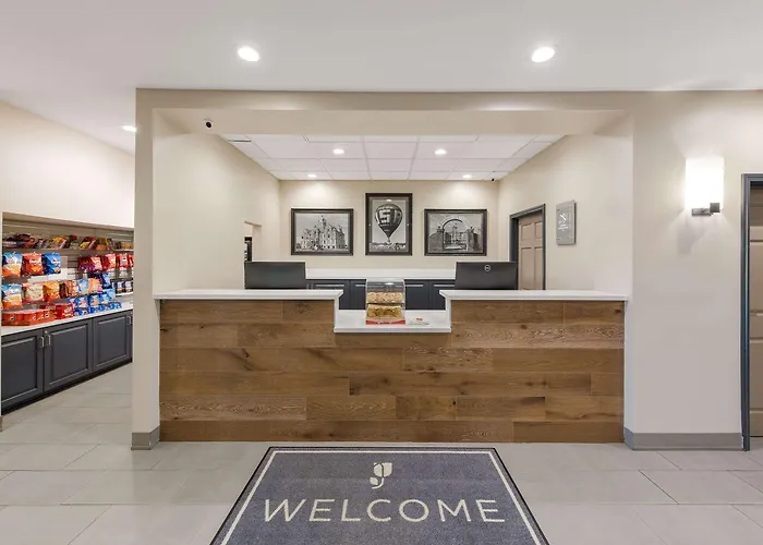 Findlay Hotels