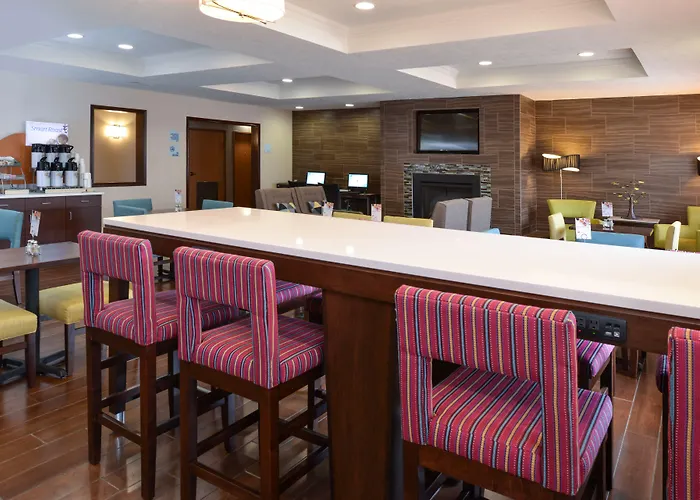 Holiday Inn Express Hotel & Suites Omaha West By Ihg