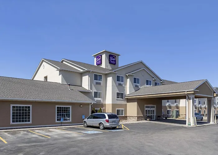 Pleasant Hill Hotels