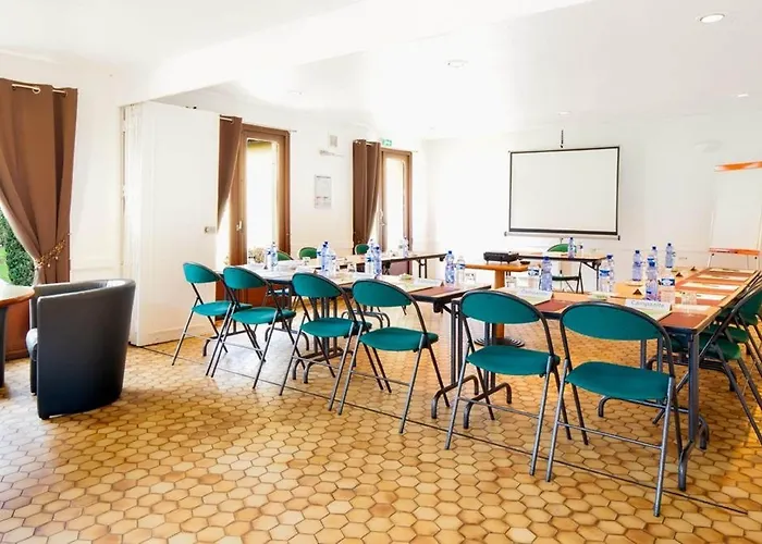 Noyelles-Godault Hotels