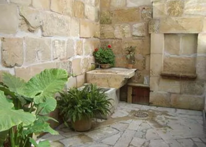 L'Host Boutique Rooms