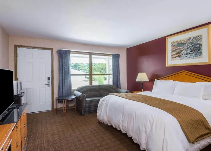 Moosup Hotels