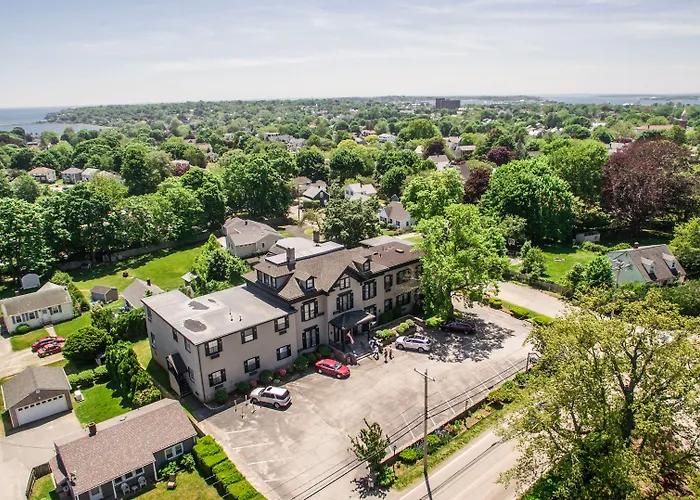 The Carriage House Inn Newport Middletown