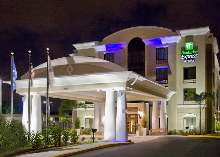 Holiday Inn Express Hotel&Suites Tampa-USF-Busch Gardens, an IHG Hotel