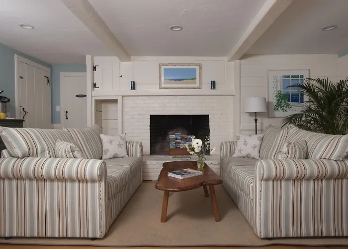 Chatham Seafarer Inn