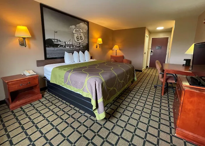 Super 8 By Wyndham Rolla Motel