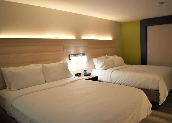 Holiday Inn Express Hotel & Suites Sedalia By Ihg