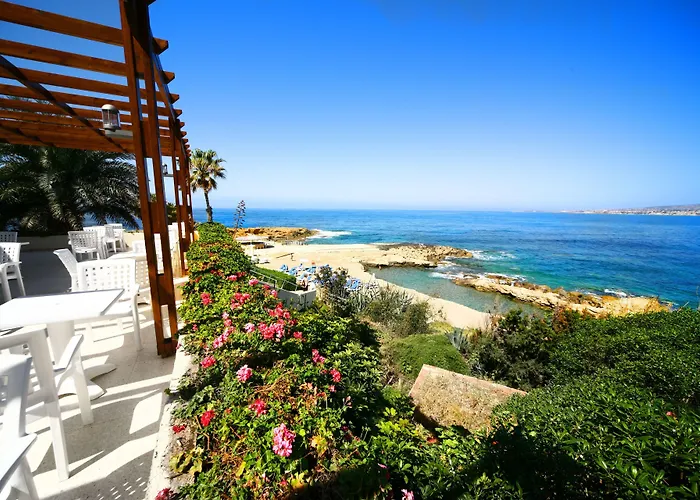 Cynthiana Beach Hotel Kissonerga