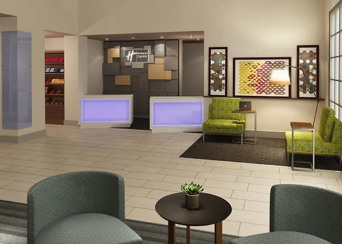 Holiday Inn Express Mccomb By Ihg