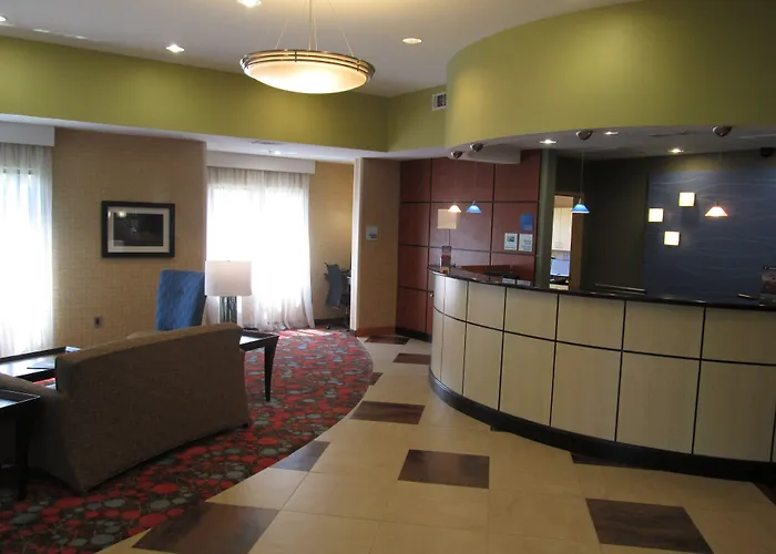 Lithonia Hotels