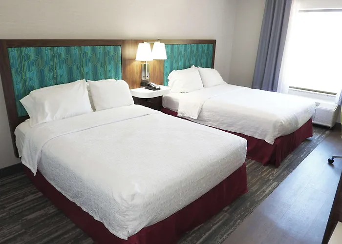 Flowery Branch Hotels