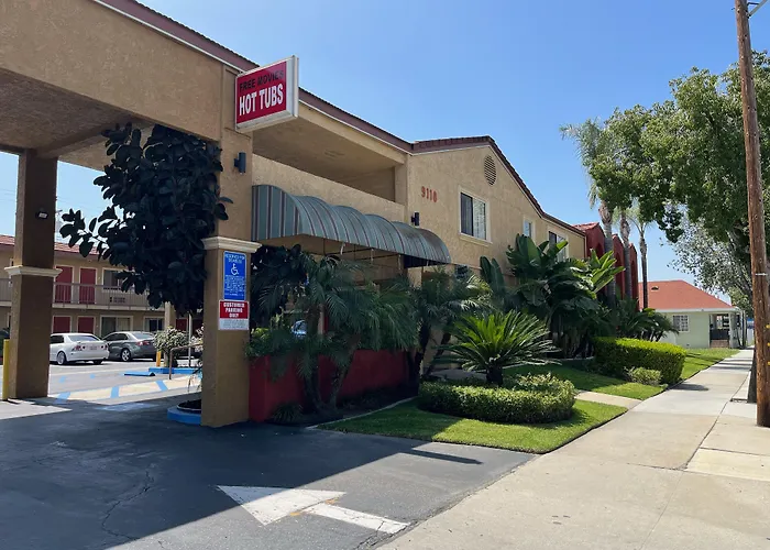 Rivera Inn & Suites Motel